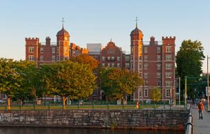 Photographer Benjamin Johnson/Shawmut Design and Construction Maseeh Hall exterior photo