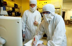 Photographer Tony Rinaldo Photo of researchers in a lab