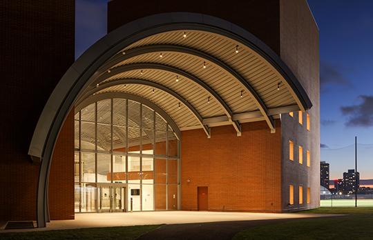 Evening view of the main entrance to the Edward and Joyce Linde Music Building (Photo by Ken’ichi Suzuki) Evening view of the main entrance to the Edward and Joyce Linde Music Building (Photo by Ken’ichi Suzuki)